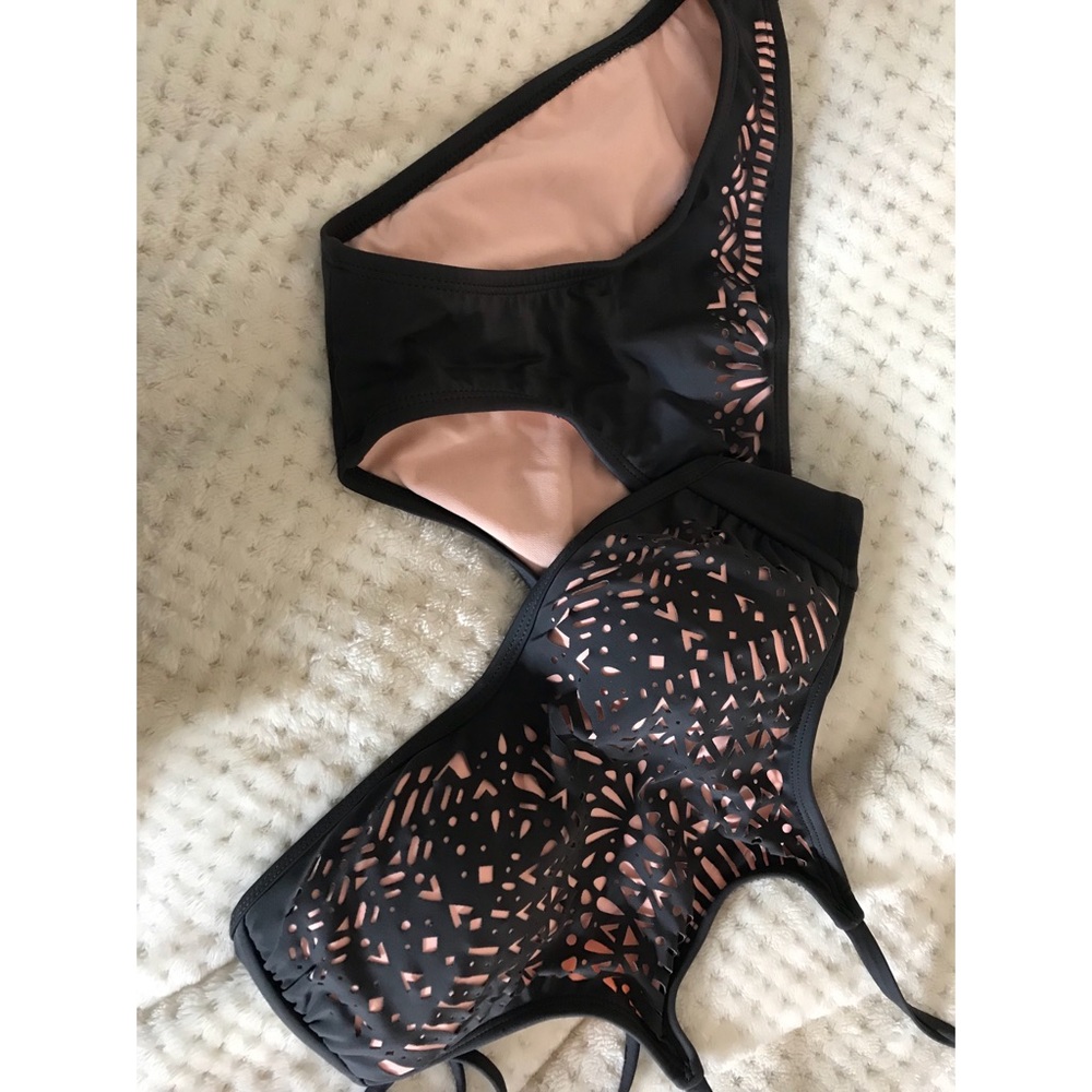 Bathing suit